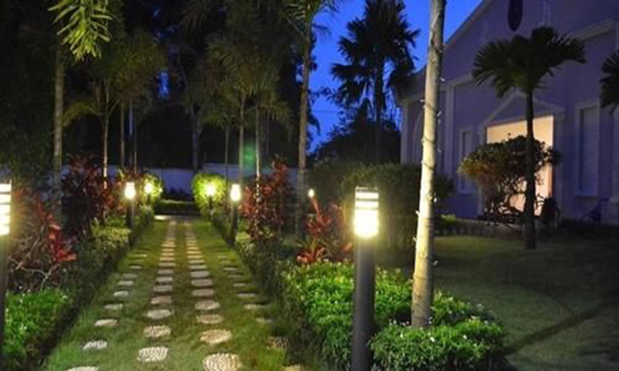 Famous Hotel Bago Exterior foto